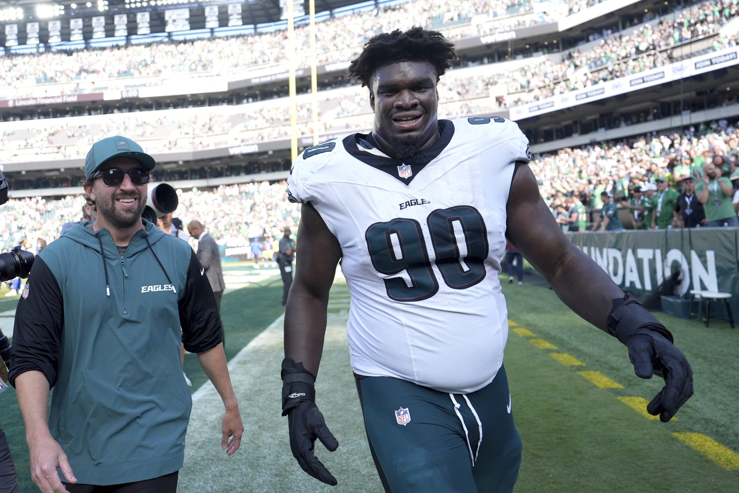 Week 3 NFL chaos: Blocked kicks, walk-off field goals, and a 336-pound hero