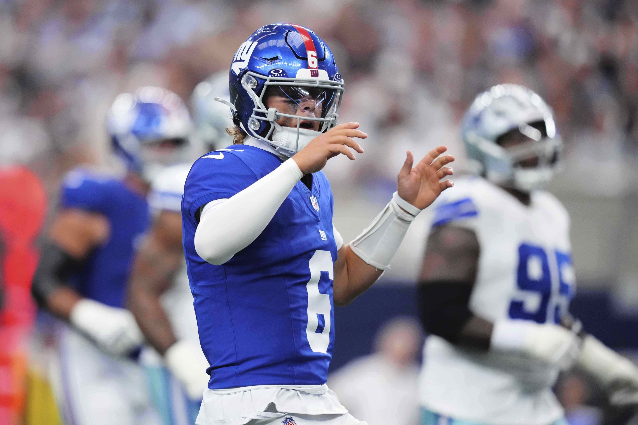 Giants turn to Jaxson Dart as starter, becoming latest team unwilling to wait to see rookie QB