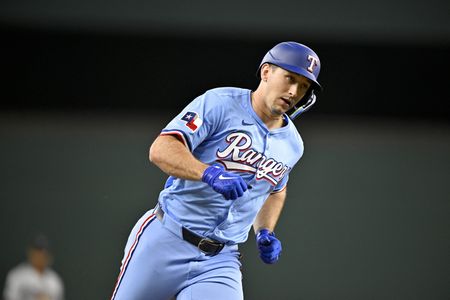 Rangers OF Wyatt Langford returns to injured list due to oblique strain