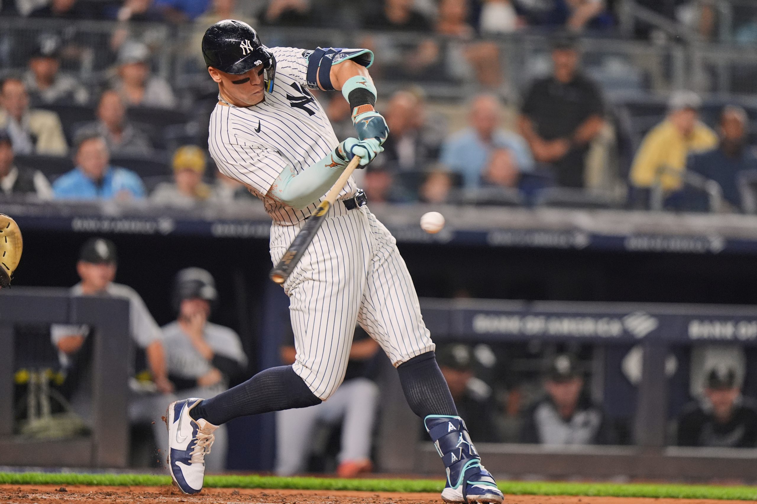 Aaron Judge ties MLB record by hitting 50 homers for 4th time, matching Ruth, McGwire and Sosa