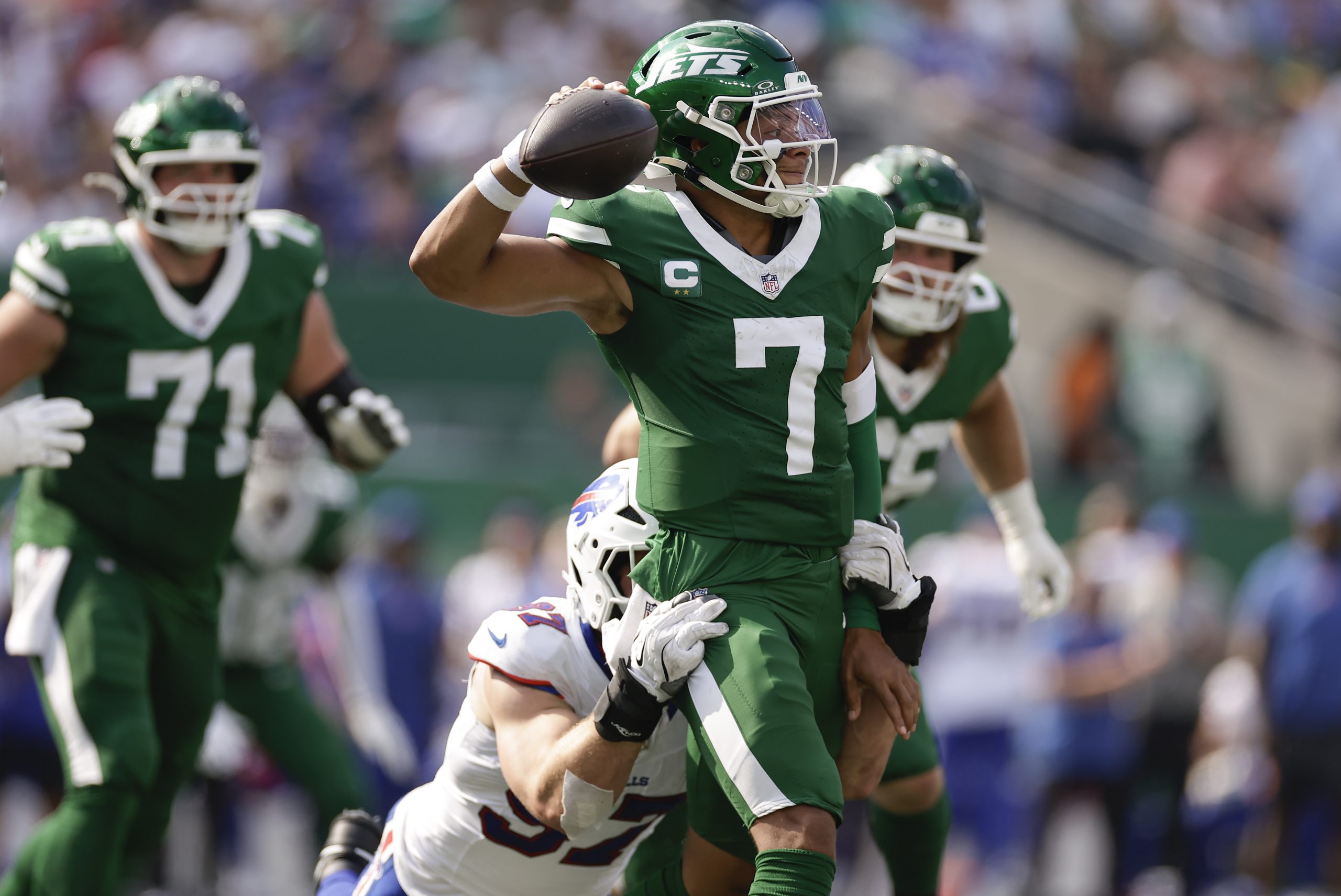 Jets quarterback Justin Fields progressing in concussion protocol, could return Monday vs. Dolphins