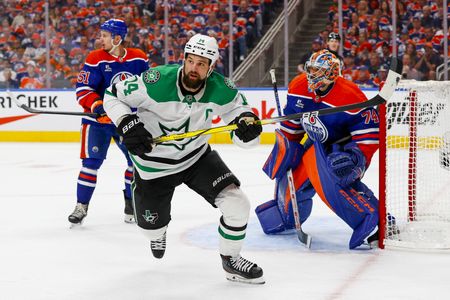 Stars captain Jamie Benn set for surgery for collapsed lung