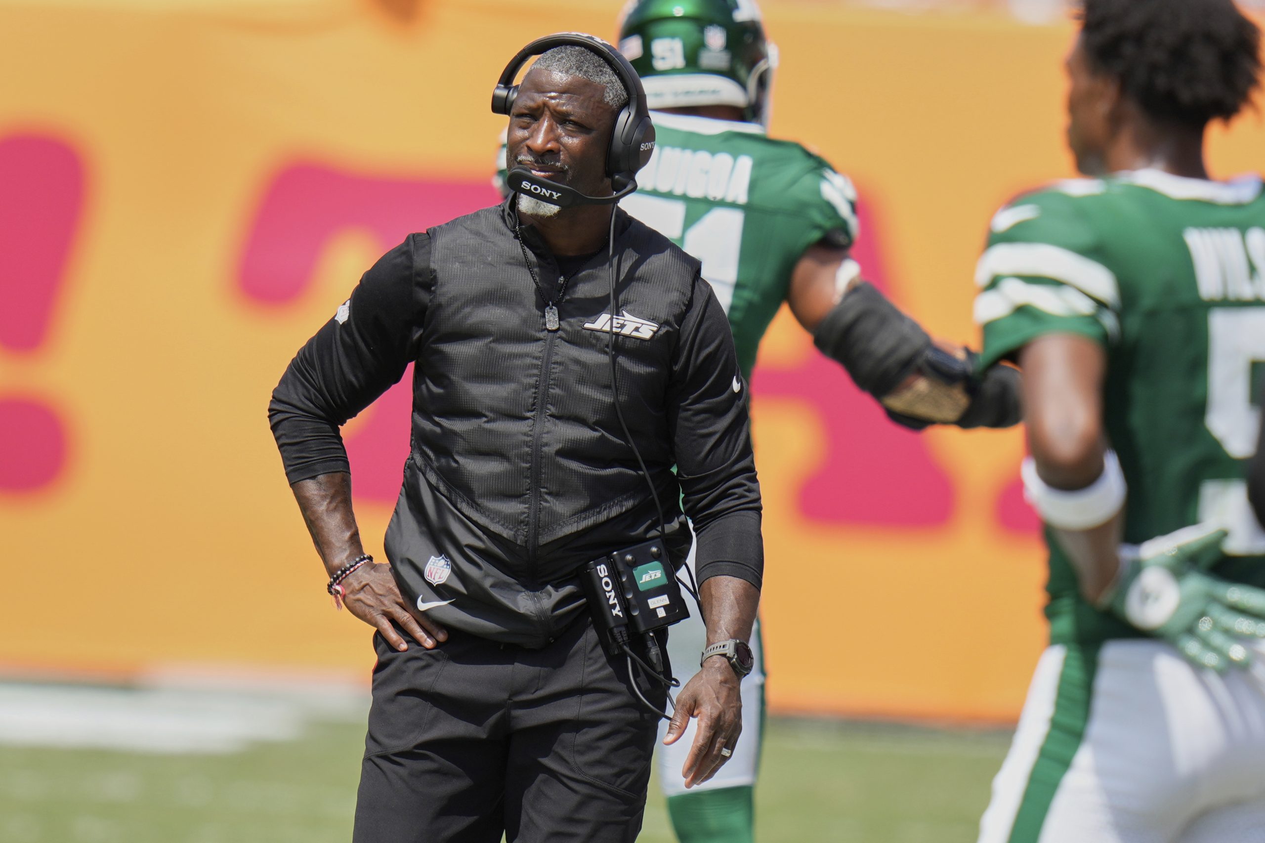 Aaron Glenn’s viral dance moves sparked mixed reactions, but Jets coach says he’ll always be himself