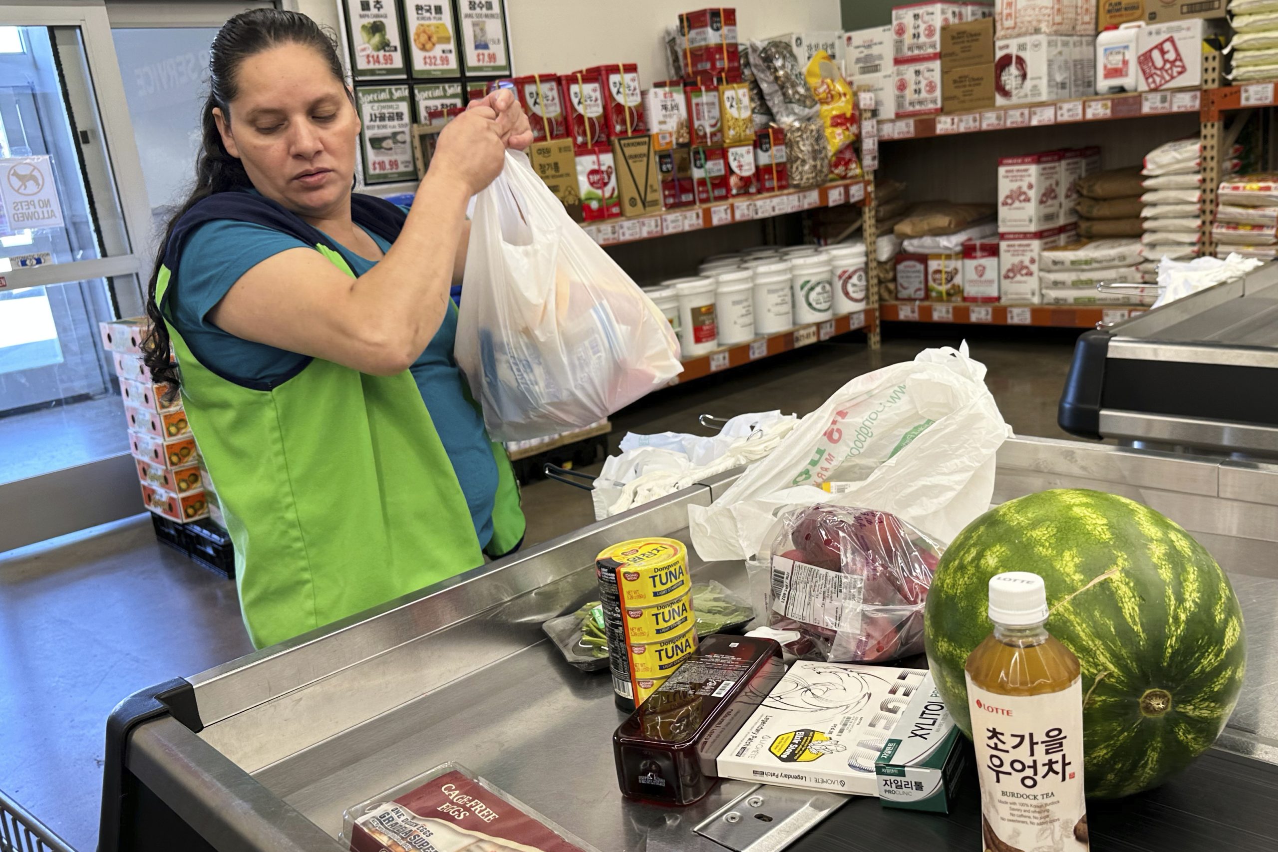 Fed’s favored inflation gauge accelerates slightly in August