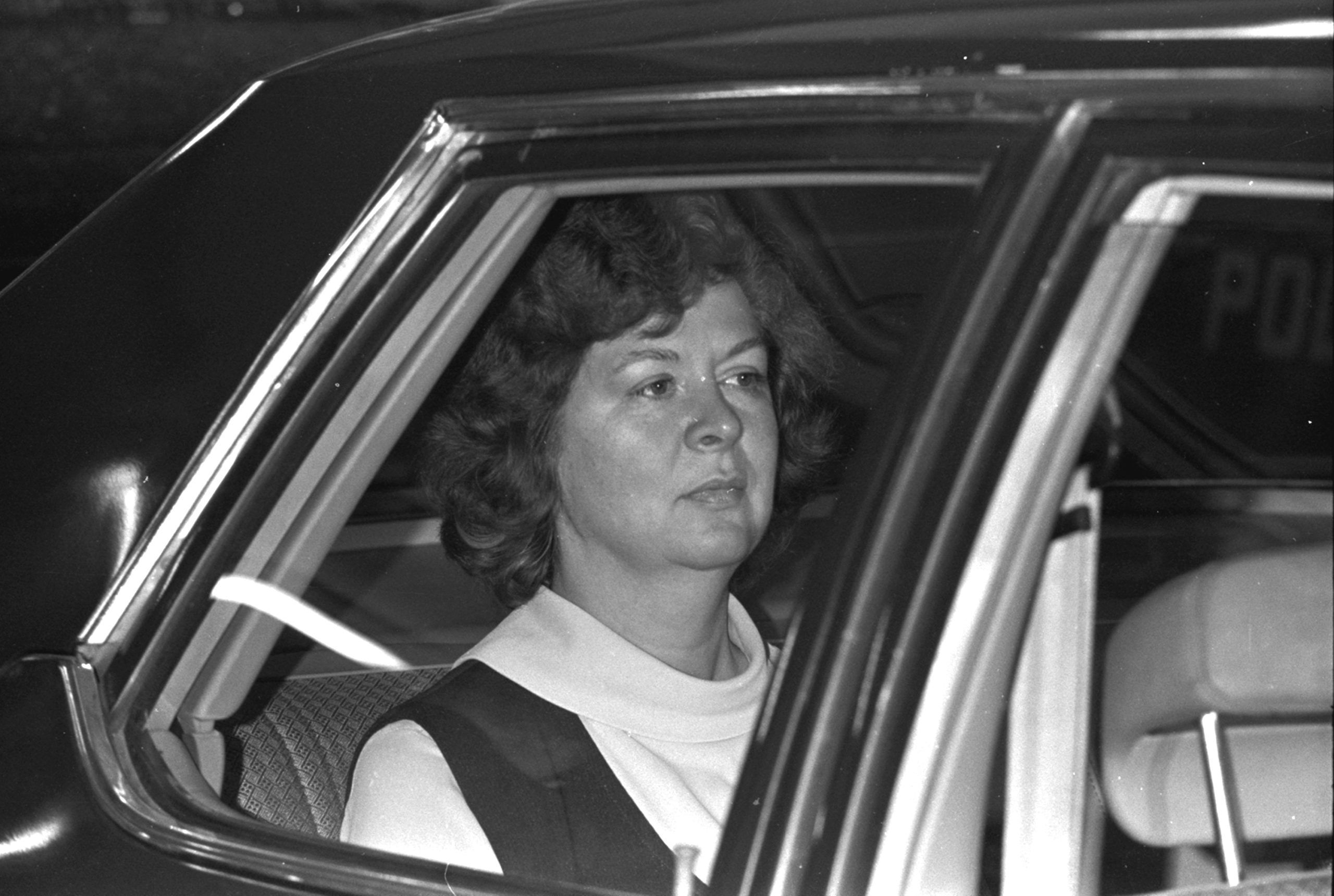 Sara Jane Moore, who tried to assassinate President Gerald Ford in 1975, dies at 95