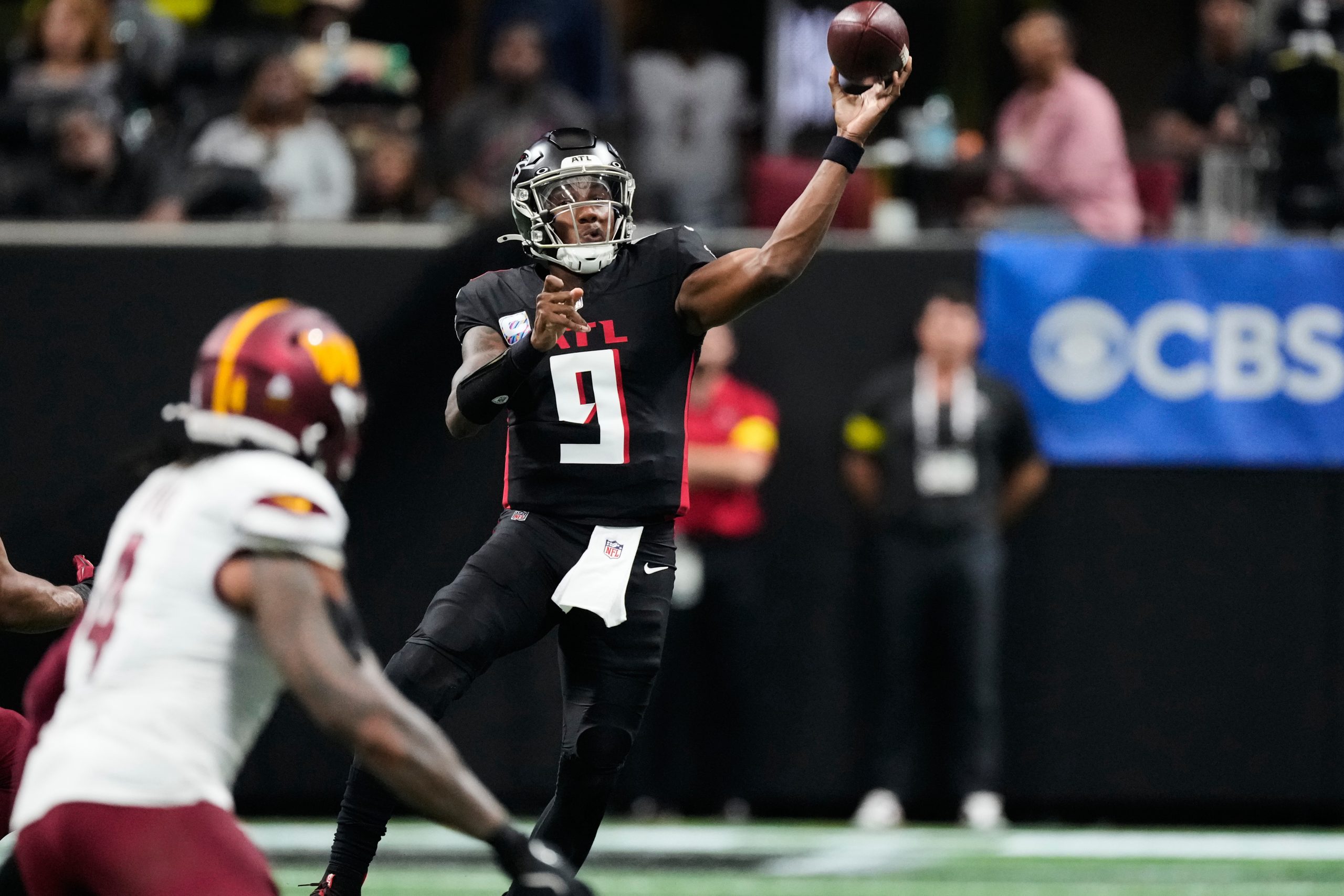 Penix and Robinson have career-best days to lead Falcons to 34-27 win over short-handed Commanders