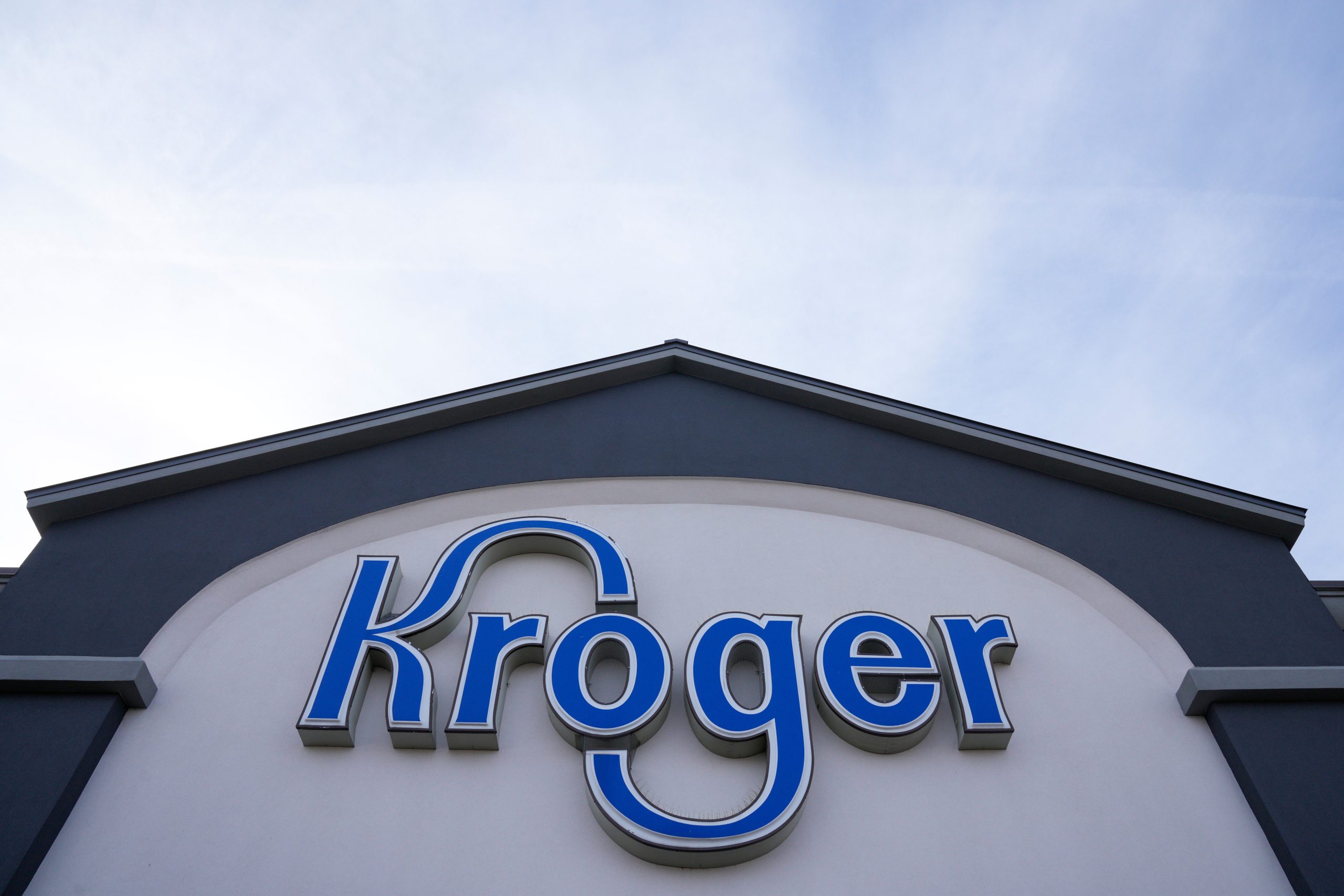 DoorDash and Kroger are expanding their grocery delivery partnership