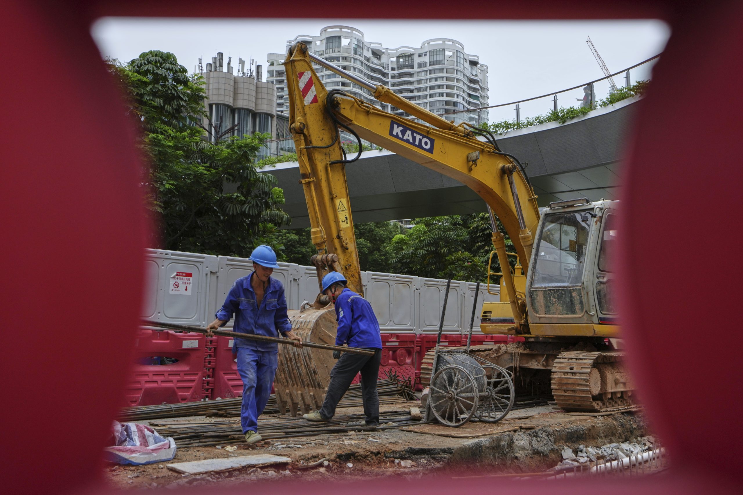 China’s factory activity contracts for a 6th straight month as trade tensions weigh on the economy