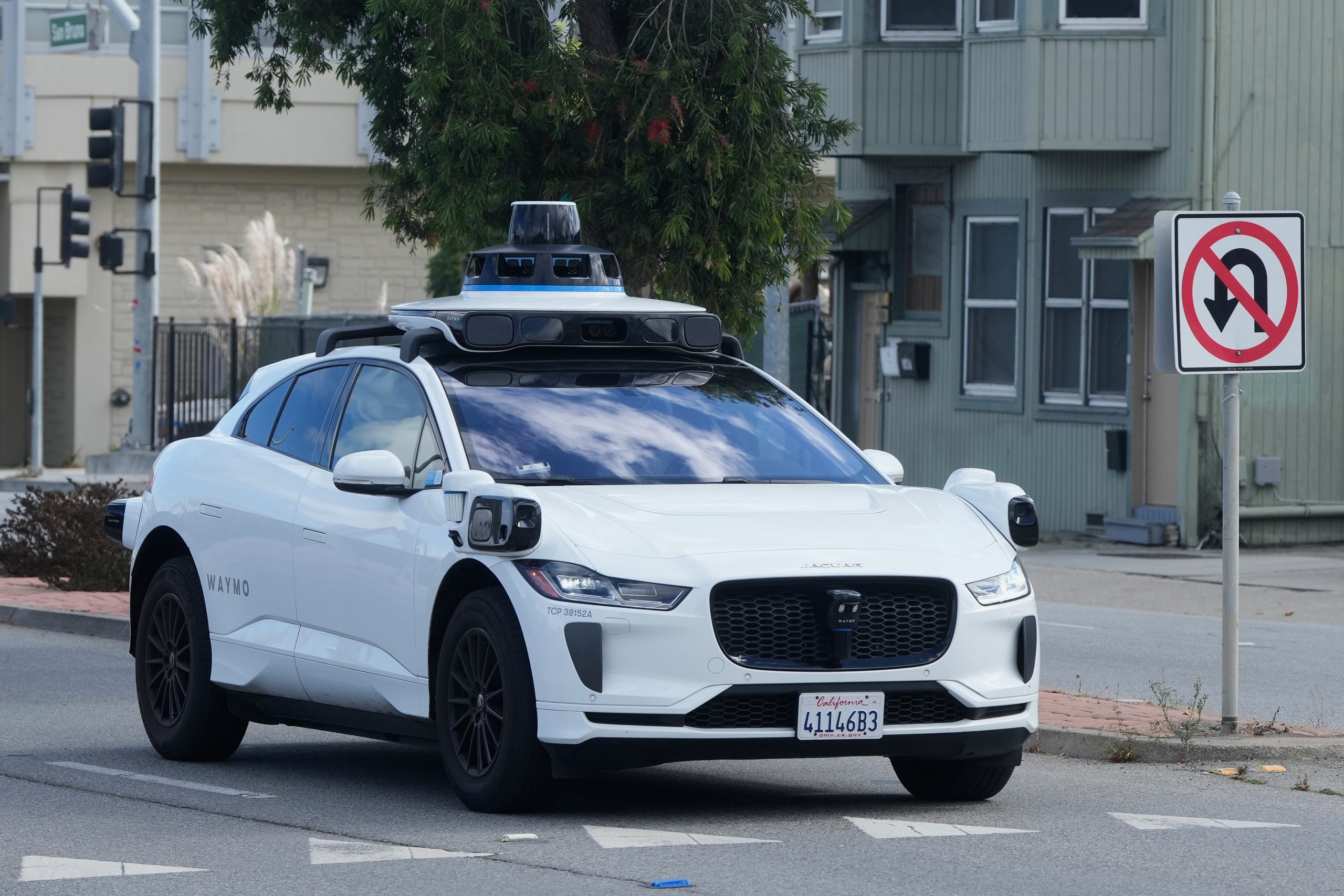 California police pull over a self-driving Waymo for an illegal U-turn, but they can’t ticket