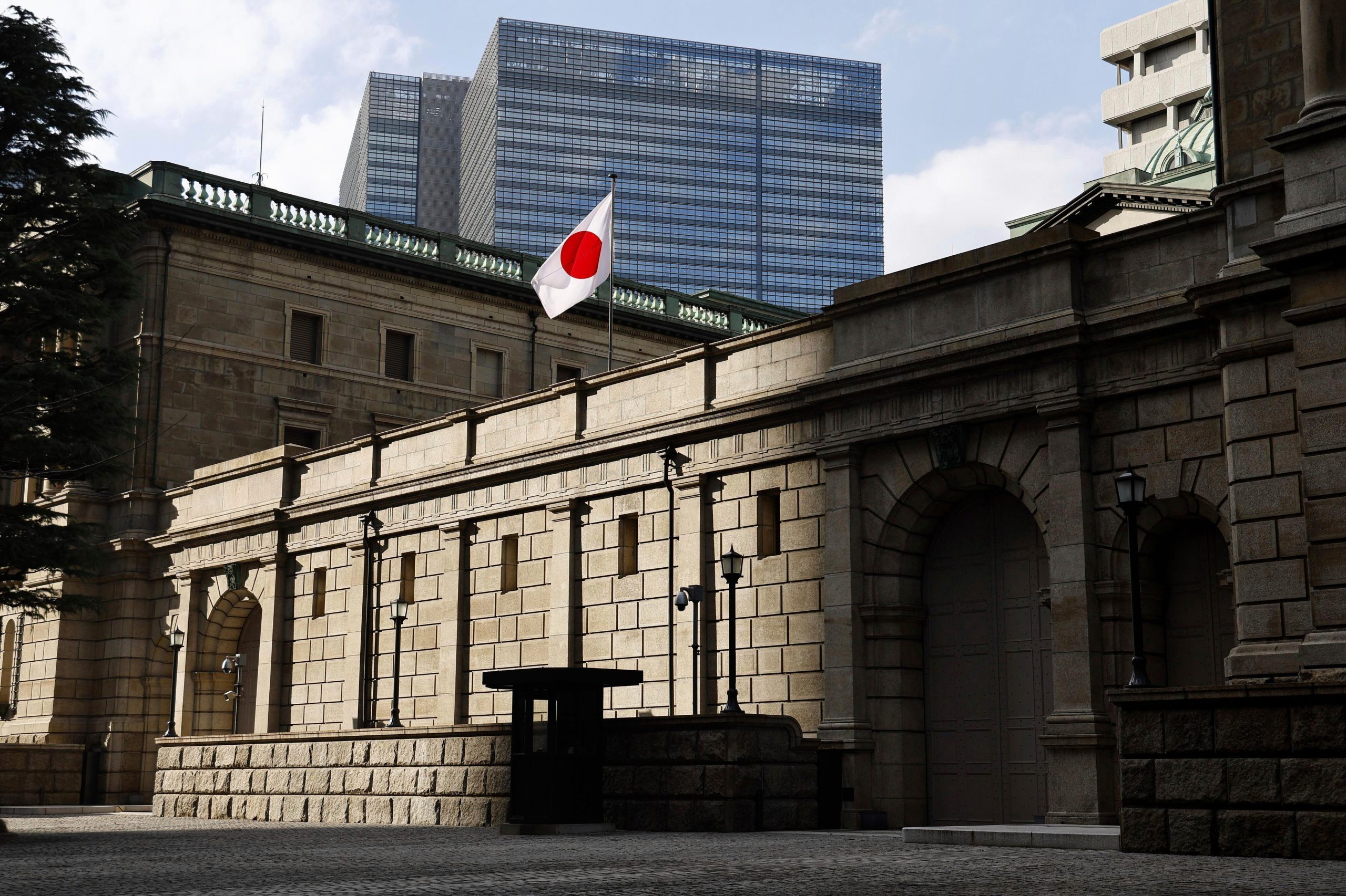 Japan’s central bank survey shows an improved outlook for manufacturers