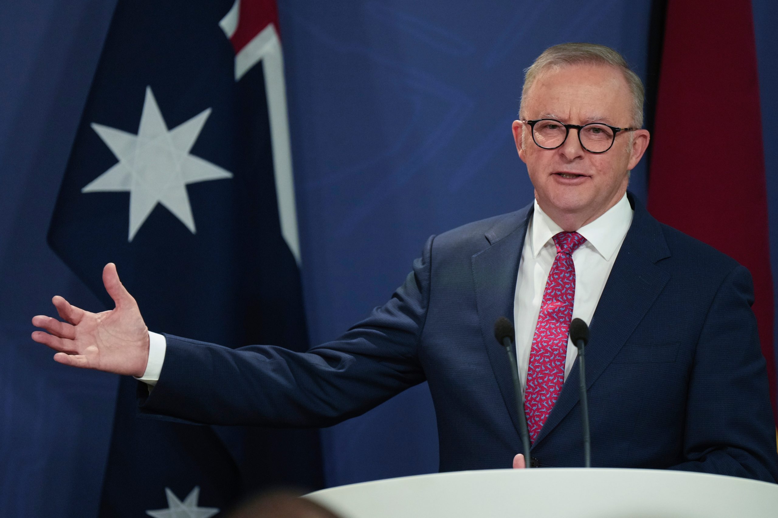 Australian prime minister urges China to resume iron ore imports after reported trade disruption