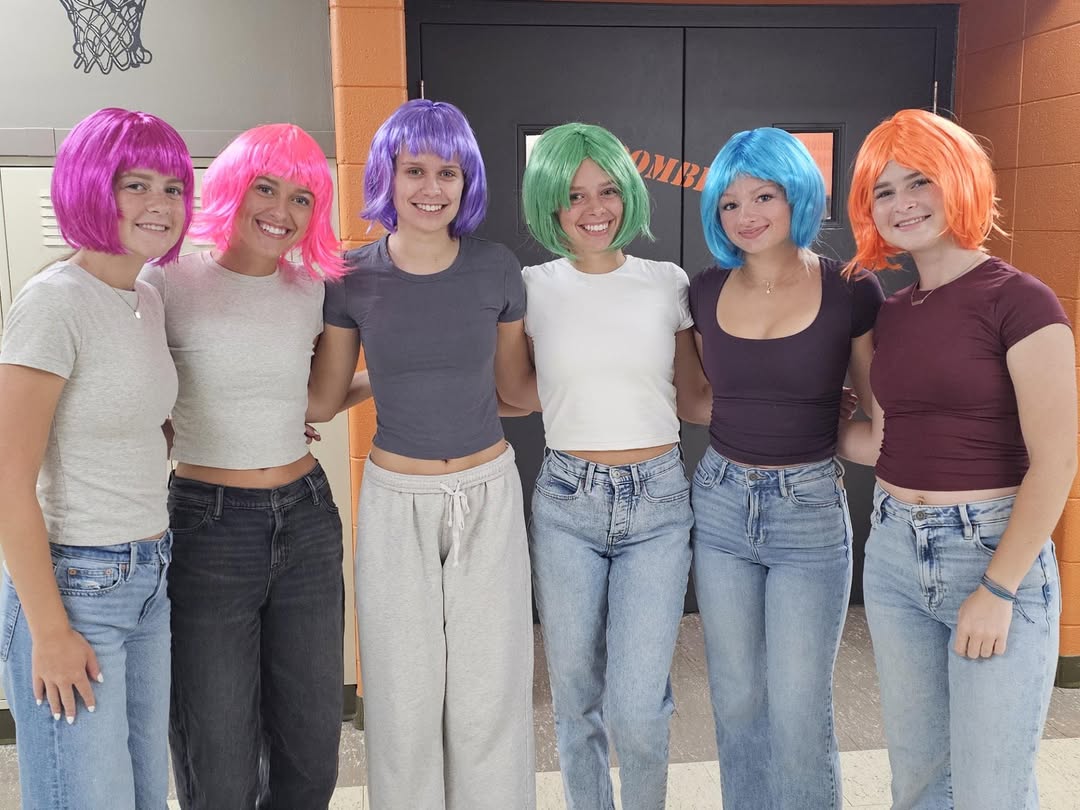 It’s picture day at MHS. The Senior girls changed it up a bit. At least the didn’t wear Packers gear! #OnceABomberAlways…