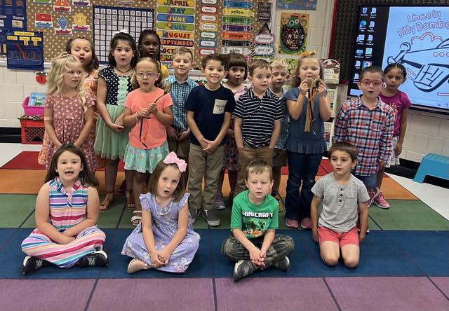 Ms Kirwan’s class celebrated winning two Golden Awards for last week!  We won the Art Award and Kindergarten Lunch Award…