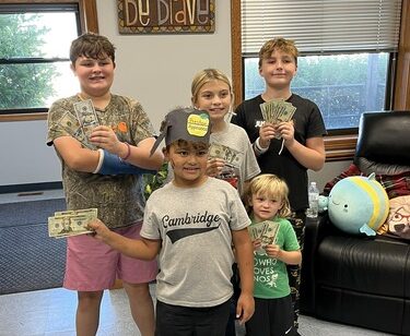 Trussen Family in Cambridge Raised $700 for Braveheart Children’s Advocacy Center with Annual Lemonade Stand