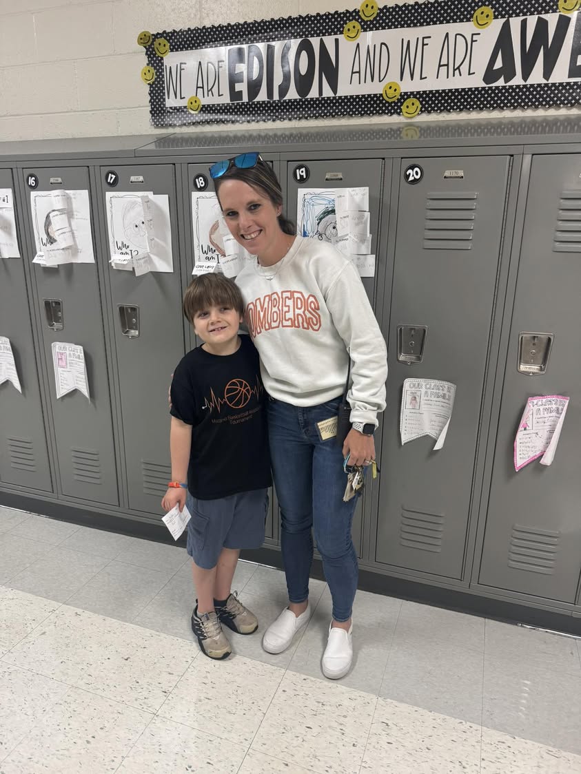 It’s always a good day when Vandel gets to see Officer Lovell. Happy Friday!!! #MAC185 #edisonbombers #welovethepoliceof…