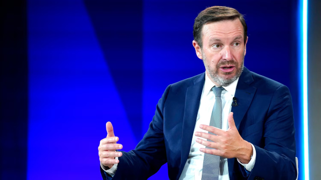 ‘Constitutional crisis’: Democrats hit Trump administration, DOJ over James Comey indictment