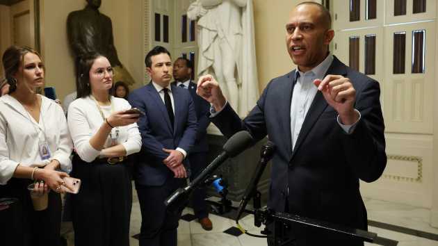 Trump to hold high-stakes meeting with Democrats as government shutdown looms