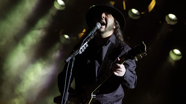 Watch Daron Malakian surprise System of a Down cover band at Chicago bar
