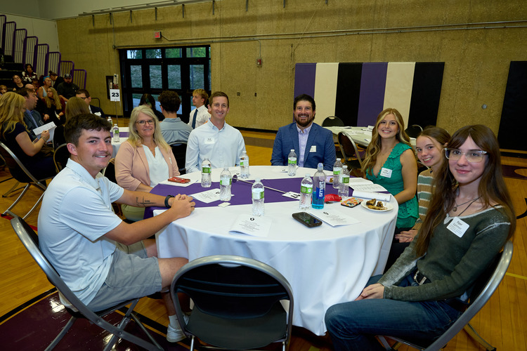 Illinois Valley Community College Foundation Awards $377,000 in Scholarships to 327 Students at Annual Ceremony