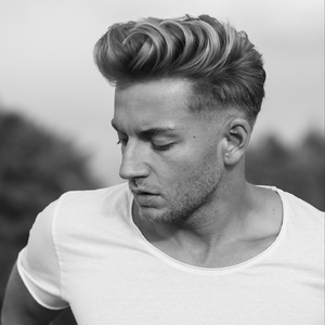 Louis Thomass @ Patrick Molloy’s Sports Pub – Hermosa Beach, CA