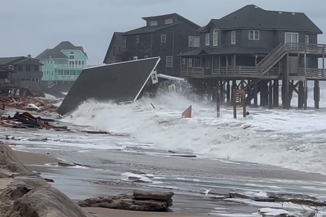 5 homes collapse into the surf of the Outer Banks as hurricanes rumble in Atlantic