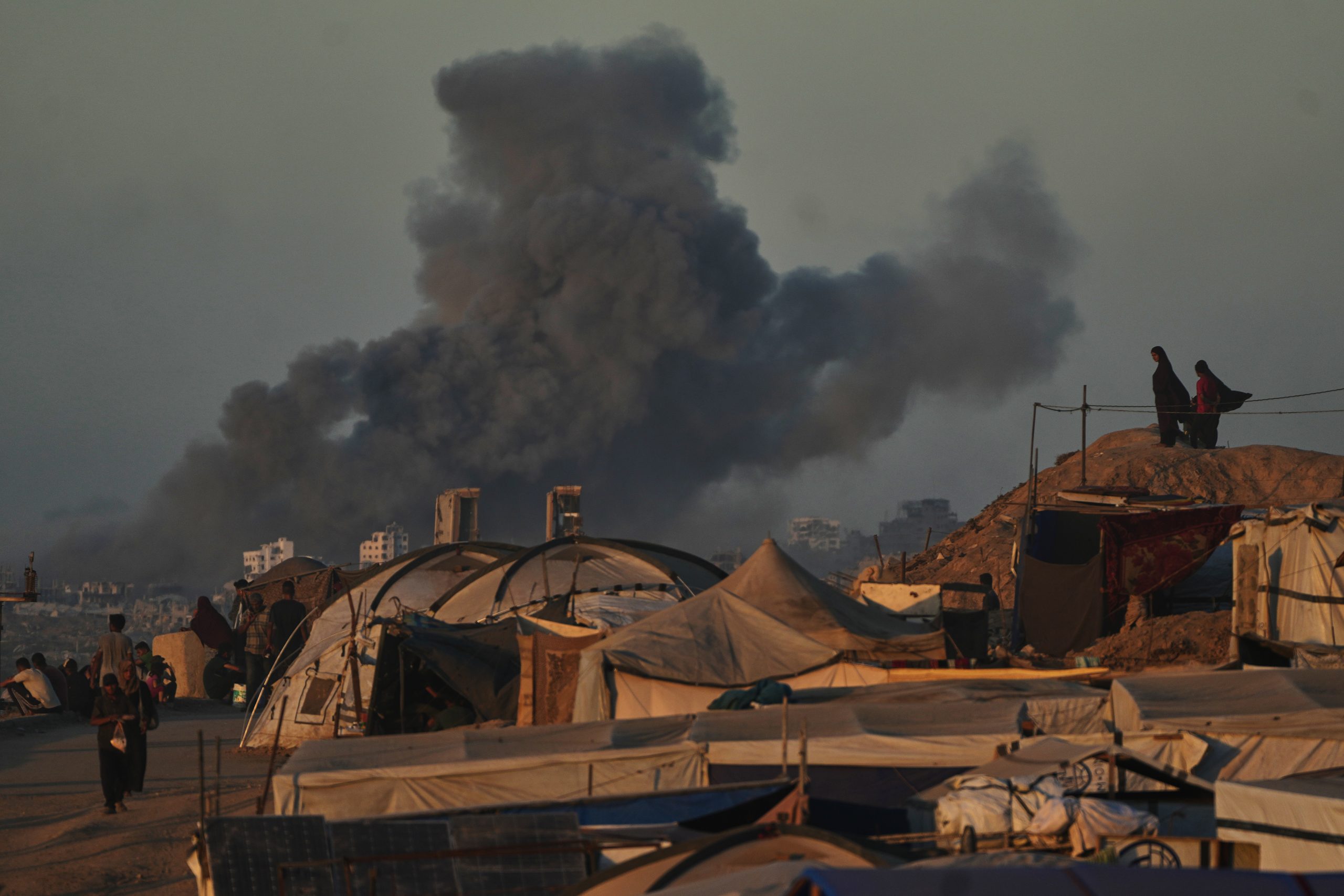 Gaza death toll mounts as Hamas is still considering its response to Trump’s peace proposal