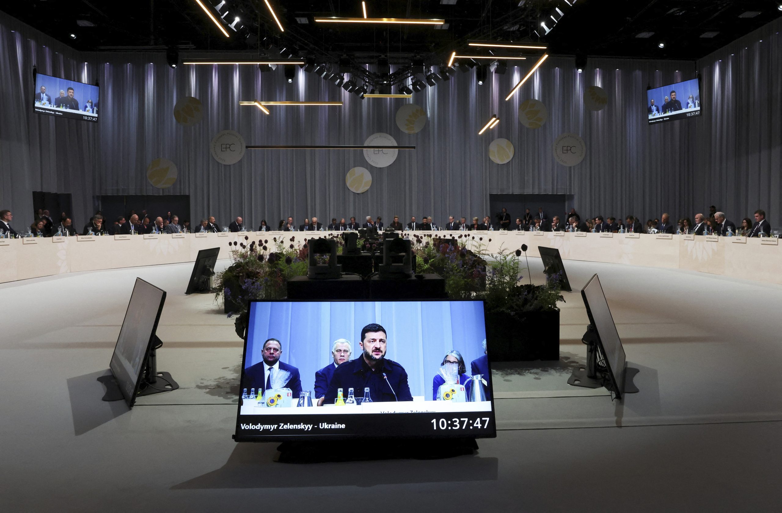 France urges tougher action against Russia, saying drones should be shot down and oil ships stopped