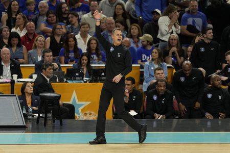Duke’s Jon Scheyer receives contract extension through 2030-31