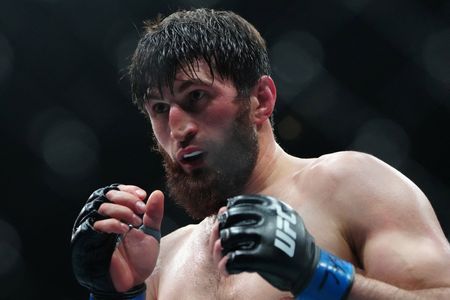 UFC 320: Ankalaev heavily-backed favorite to beat Pereira