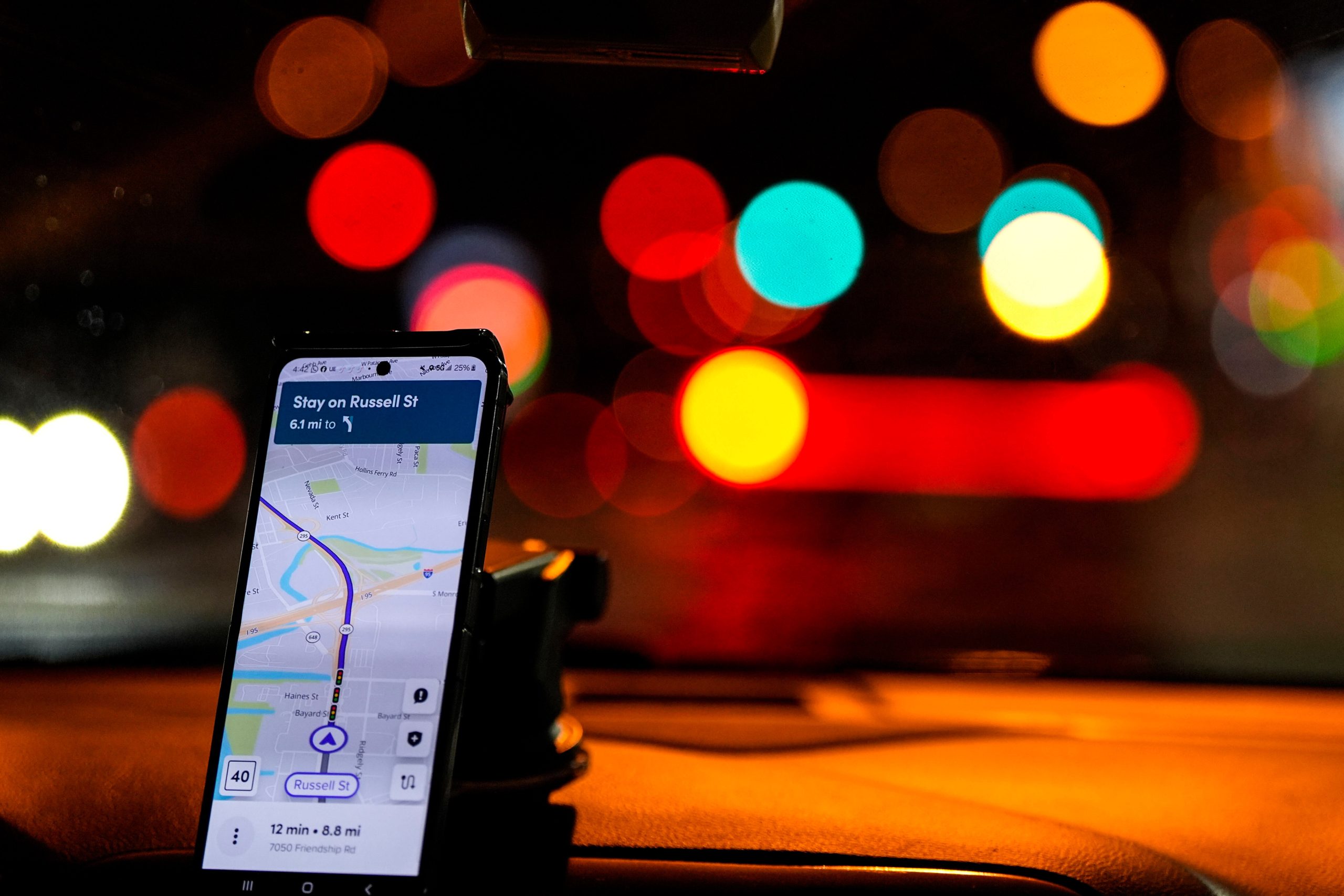 Newsom signs bill giving 800,000 Uber and Lyft drivers in California the right to unionize