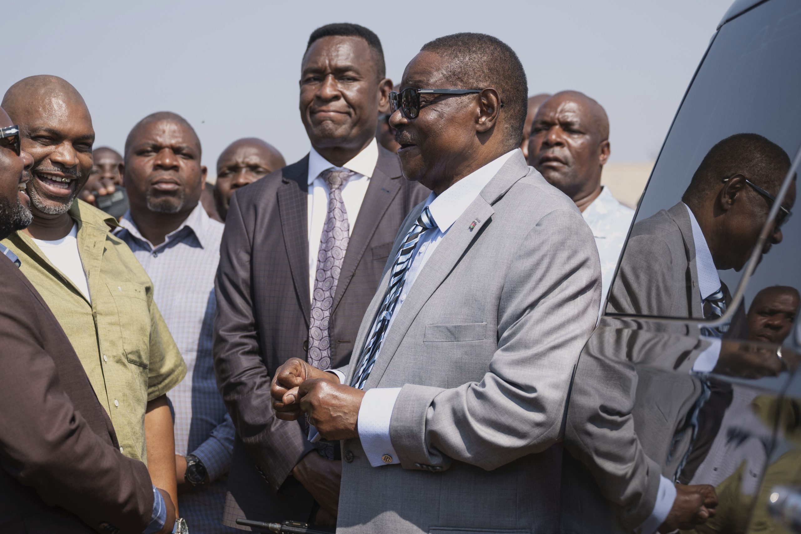 Peter Mutharika is sworn in as Malawi president in political comeback at the age of 85