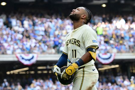 Brewers LF Jackson Chourio (hamstring) exits vs. Cubs