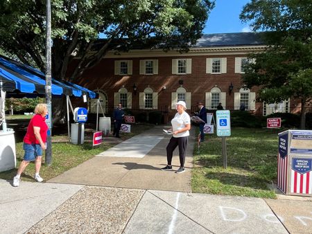 As shutdown drags on, US voters see blame game threatening Democrats and Republicans