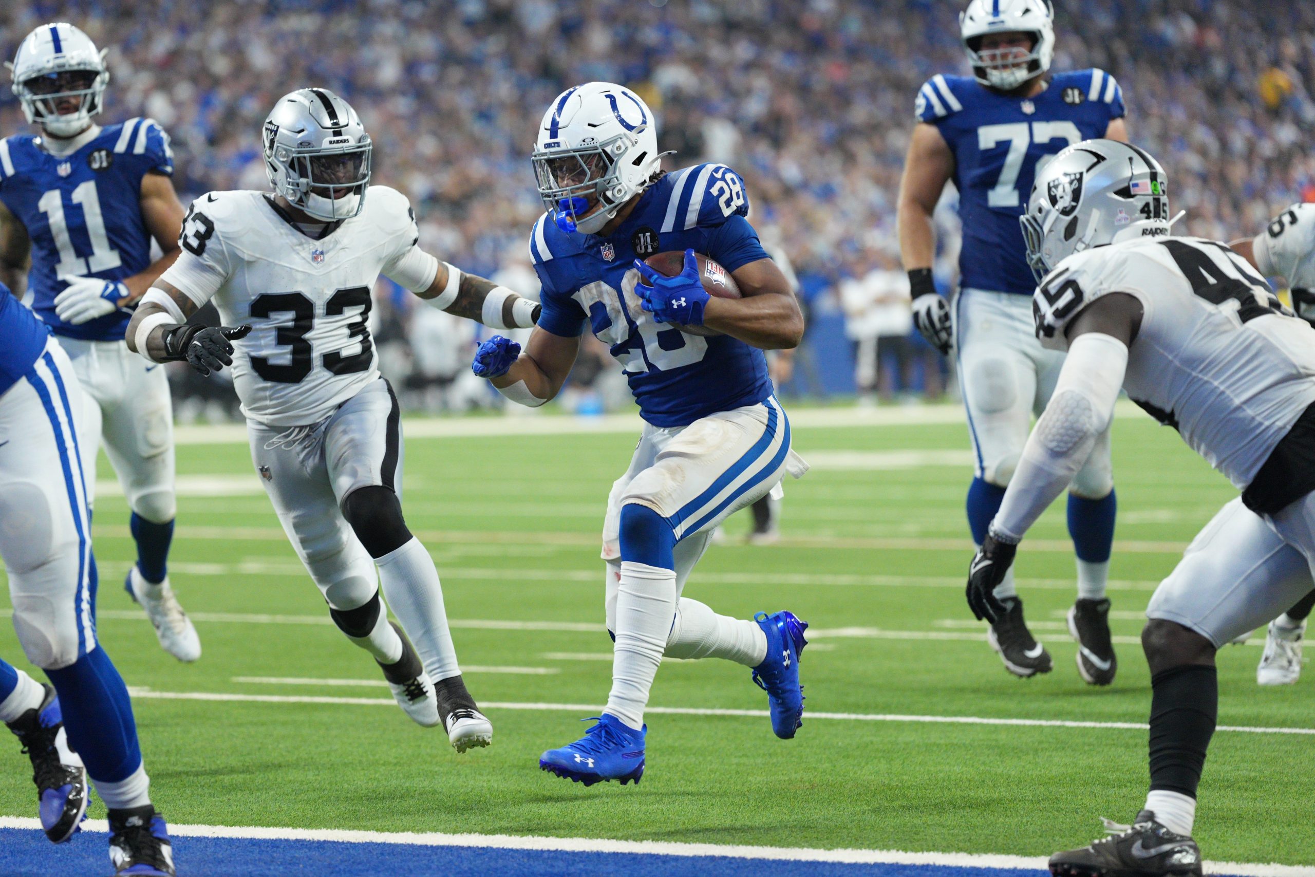 Jonathan Taylor runs for 3 touchdowns and Daniel Jones throws for 2 as Colts rout Raiders 40-6