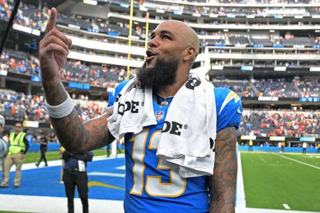 Chargers WR Keenan Allen fastest in NFL history to reach 1,000 receptions