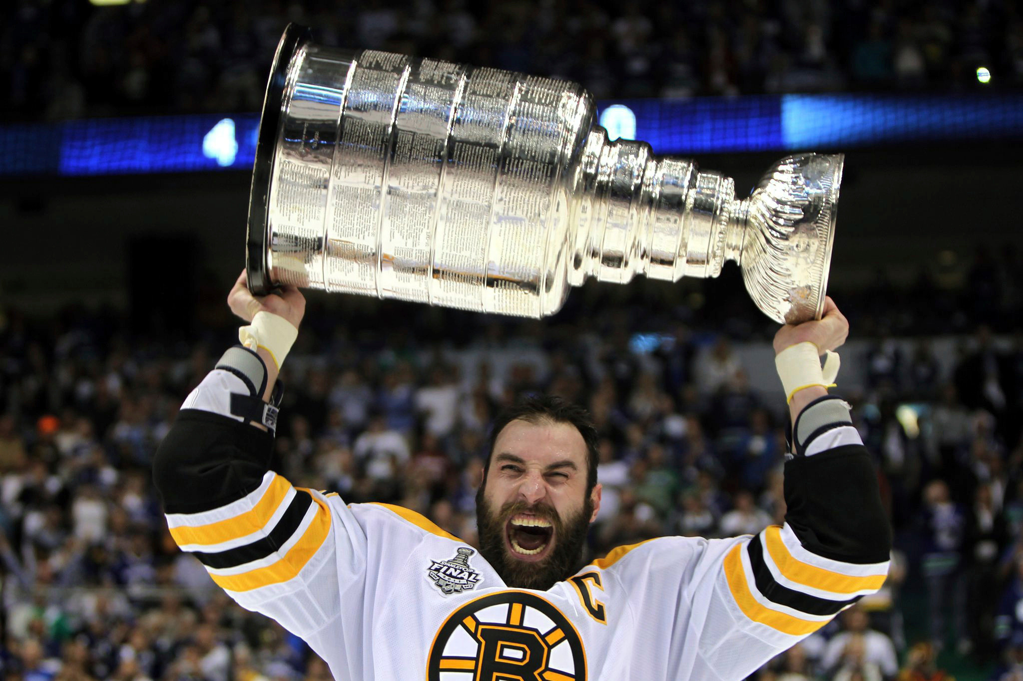 Boston Bruins to retire former captain Zdeno Chara’s No. 33 in January