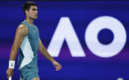 Tennis-Amateurs to face top pros for bumper payday at Australian Open