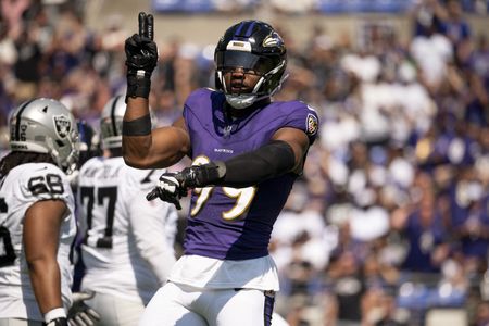 Reports: Chargers acquire Odafe Oweh from Ravens