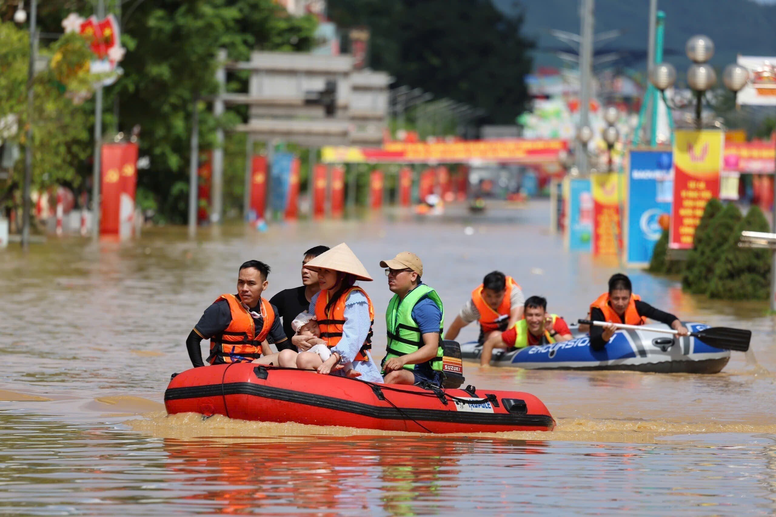 Torrential rains cause deadly flooding in northern Vietnam