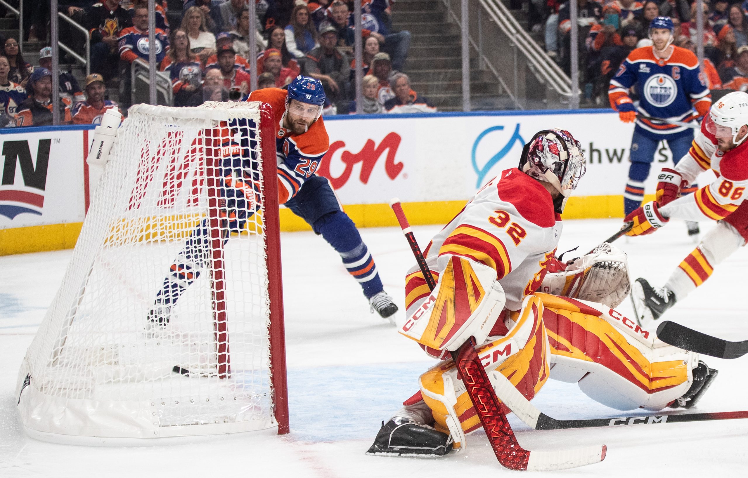 Leon Draisaitl scores his 400th NHL goal in the Oilers’ opener against the Flames