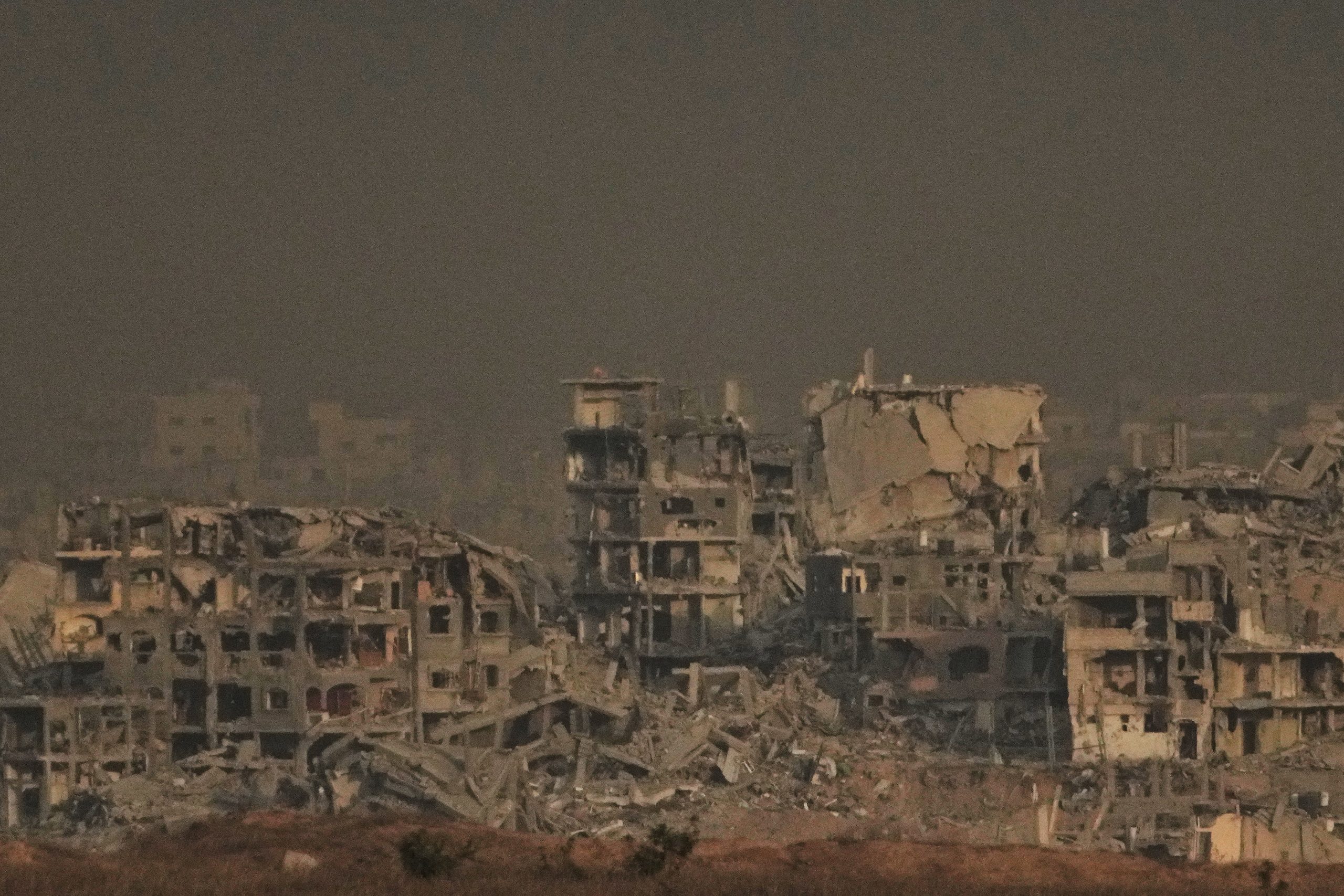 Israel and Hamas to free hostages and prisoners after agreeing to first phase of Trump’s peace plan