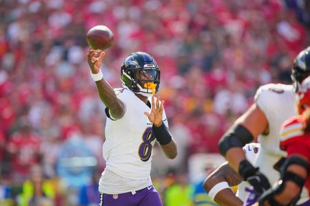 Ravens QB Lamar Jackson remains out with hamstring injury