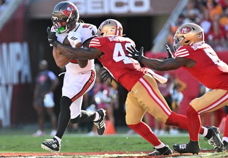 Bucs’ Emeka Egbuka (hamstring) leaves 49ers game, ruled out