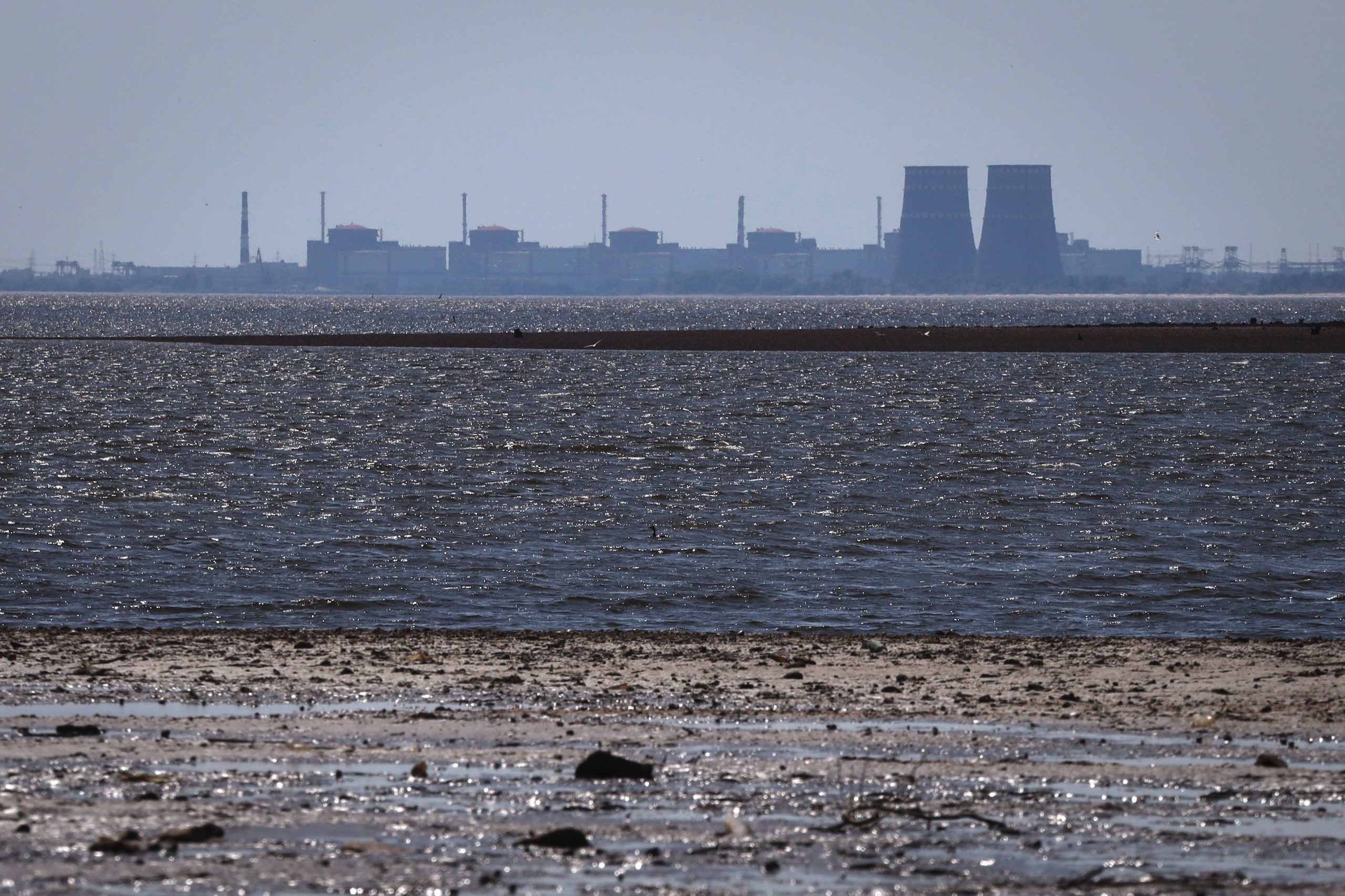 The UN nuclear watchdog seeks a local truce to restore power to the Zaporizhzhia plant