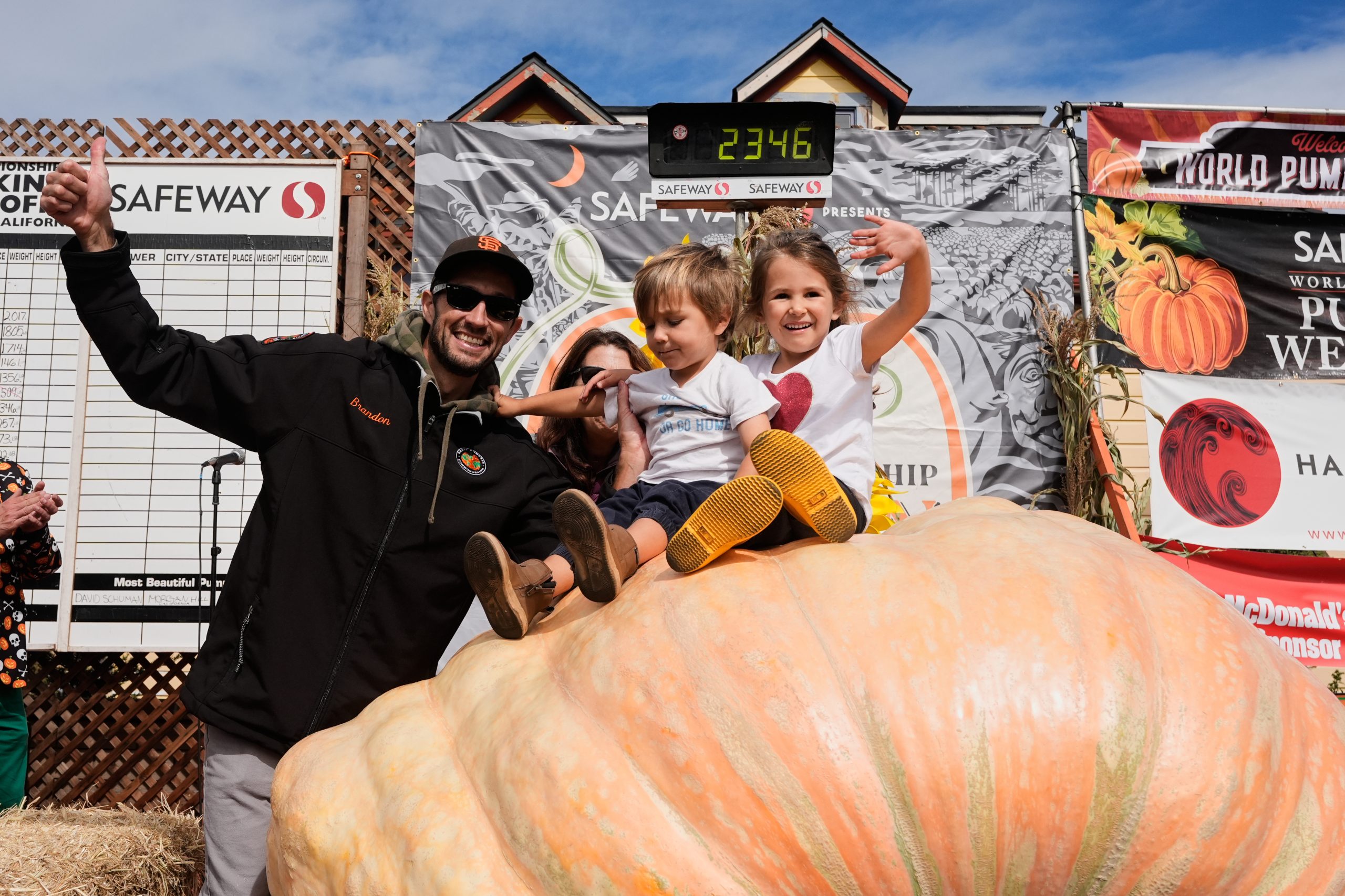 California engineer wins pumpkin contest with 2,346-pound gourd