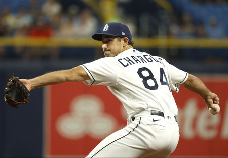 Report: Twins want to interview Boston’s Ramon Vazquez