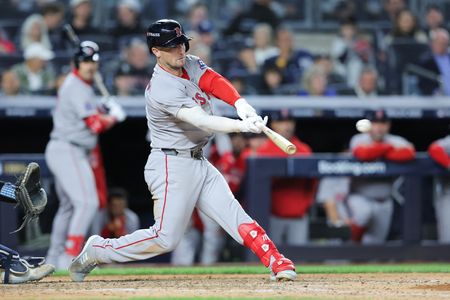 Reports: Red Sox 3B Alex Bregman opts out of deal