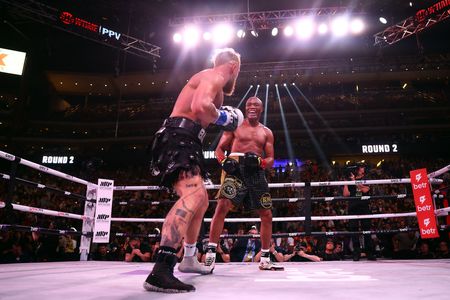 Anderson Silva to face Chris Weidman on Paul-Davis undercard