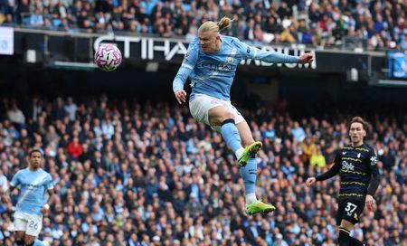 Soccer-Haaland leads Man City to win over Everton with second-half double