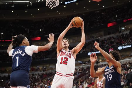 Bulls’ Zach Collins out at least 4 weeks after wrist surgery